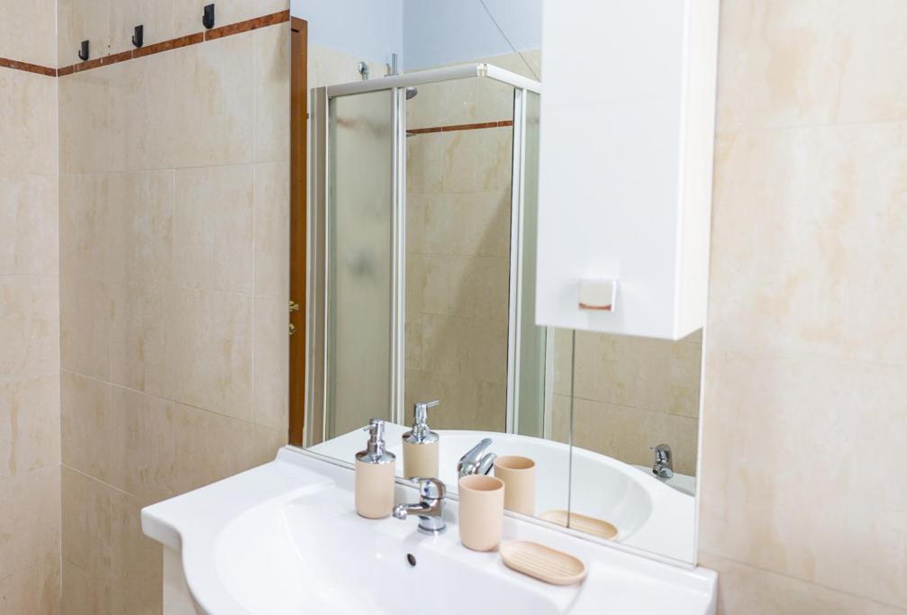 Elegant Apartment In Bergamo Center Экстерьер фото